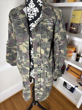 Thrill Women's Jeans Sz. M Green, Camo Distressed/Destroyed Long Denim Jacket
